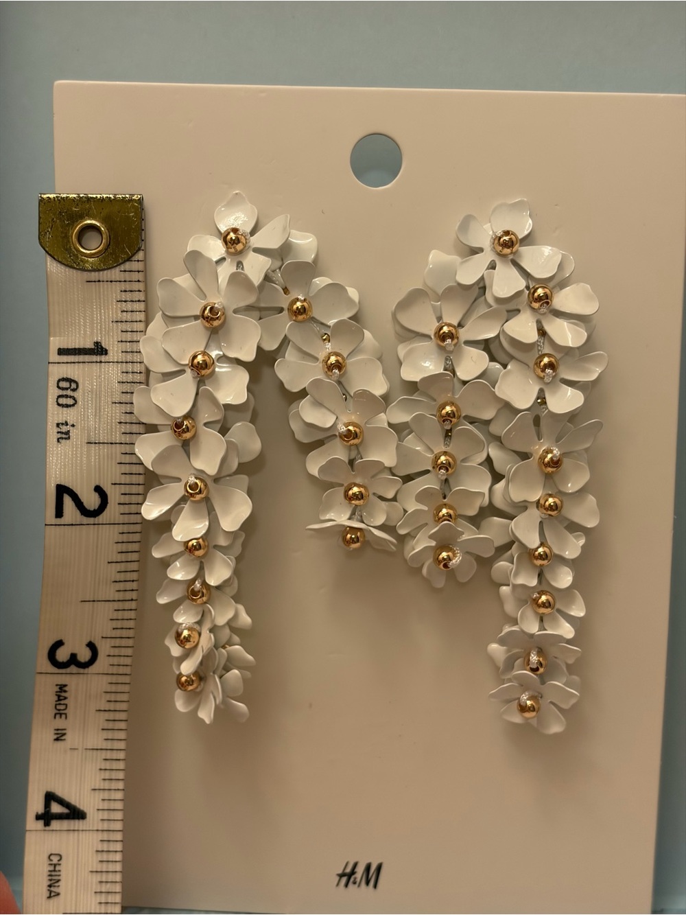 H&M White FLOWER-DETAIL CLUSTER EARRINGS - Picture 7 of 11